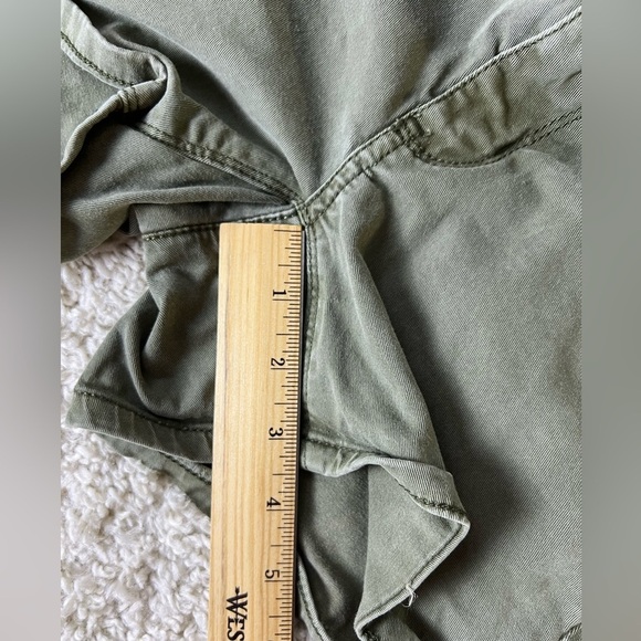 Women's Size 0 SO Olive Green Chino Shorts - Picture 3 of 5